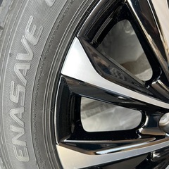 ノア純正タイヤの画像