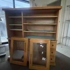 ２段食器棚の画像