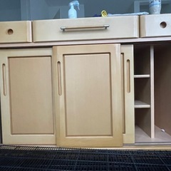 ２段食器棚の画像