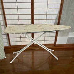 アメリカ製アイロン台の画像
