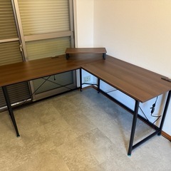 L字デスクの画像