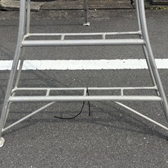 ジャンク品　8尺 2.4m  アルミ三脚脚立 造園 園芸 高所作業 はしご 庭木 剪定 植木の画像