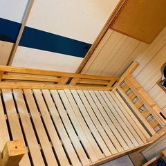 ベッドフレームの画像
