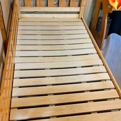 ベッドフレームの画像