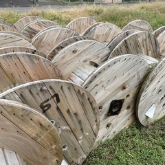 電線用ドラム　DIYテーブル、花壇などの画像