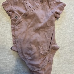 新生児服（UNIQLO、H&M、西松屋）の画像