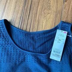2838円→500円　新品　レディース　スポーツブラ　シームレスハーフトップ　M〜Lサイズの画像