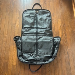 未使用品 ブラック ガーメントバッグの画像