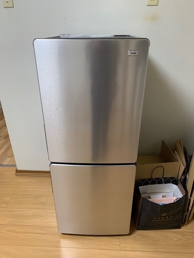 ハイアール　Haier ノンフロン冷凍冷蔵庫  JR-XP2NF148F シルバー　2023年製 美品　一人暮らし