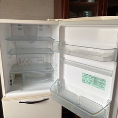 日立製3ドア冷凍冷蔵庫の画像