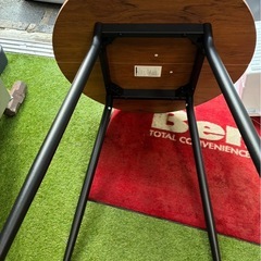 カフェテーブル　木製ダイニングテーブル　円形テーブルの画像