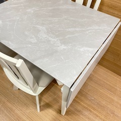 【e47ダイニングテーブル】回転椅子2脚付　伸縮型 収納 株式会社ティ・アイ・アイの画像