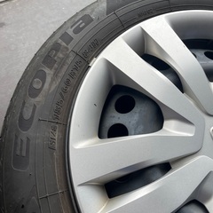 使用2ヶ月弱　ノーマルタイヤ　純正ホイール付きの画像