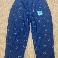 ミッキーマウス柄のデニムサロペットの画像