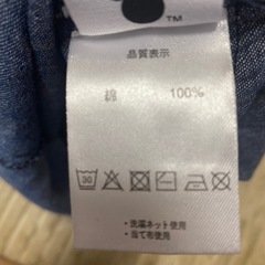 ミッキーマウス柄のデニムサロペットの画像