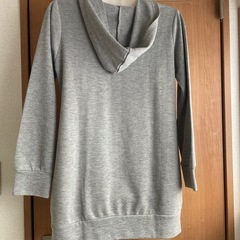 【訳あり】ロング丈パーカー　グレーの画像