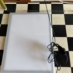 電気の付く下敷きの画像