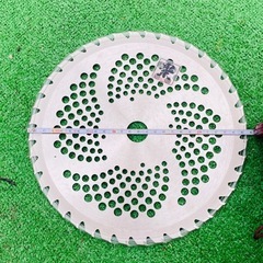 草刈り機の刃 の画像