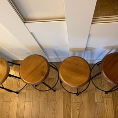 カウンターチェア4脚　（2脚でもお譲り可能）の画像