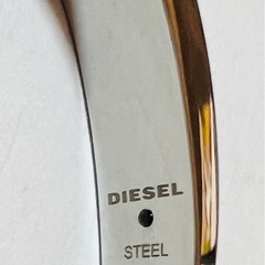 DIESEL（ディーゼル）/バングルブレスレット/“ONLY THE BRAVE"/ほぼ新品美品/一式有りプレゼントにもの画像
