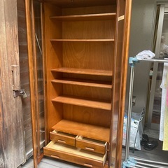 差し上げます。中古木製本棚の画像