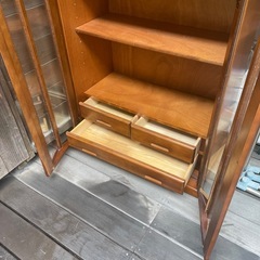 差し上げます。中古木製本棚の画像