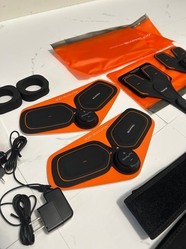 正規品シックスパッド３点セット。