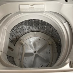 冷蔵庫、洗濯機、電子レンジのセットの画像