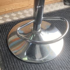 店頭引き渡し 中古 ニトリ カウンターチェア バーチェア 黒 昇降の画像