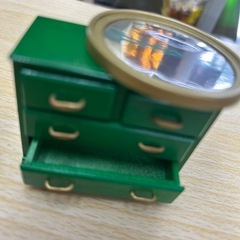 【ドリーム池田店♪ジモティ割対象】 シルバニアファミリー 緑家具 初期 タンスセット  鏡 ミラー  レトロ 【30928】の画像