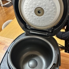 【タイガー】IH炊飯ジャー 5.5合炊き 2016年製（動作確認済み） 取引中
の画像