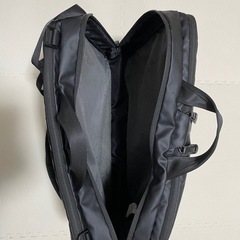 【BEAMS（ビームス）】ビジネスバッグ兼リュック ブラック PCポケット付きの画像