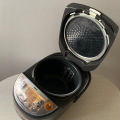 象印 IH炊飯ジャー NP-VN10 5.5合炊き IH炊飯器の画像