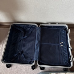 スーツケース　ブルー　青の画像
