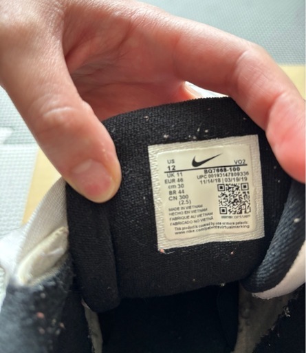 受け渡し決定NIKEエアモアアップテンポ 720 30cm
