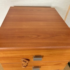 チェスト　ベッドサイドチェスト　　棚の画像