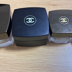 クリームなどの空ビンの画像