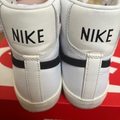 ［お早いお取引き希望］NIKE   スニーカー23センチの画像