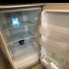 【無料/急募】シャープ2012年製冷蔵庫　冷蔵室難ありの画像