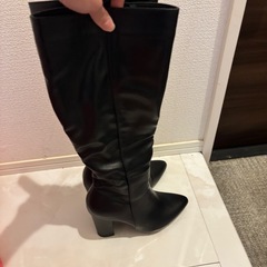 明日の11時まで🔥 ロングブーツ 黒 美品 1回着用 レディース シンプル きれいめ 秋冬 人気の画像