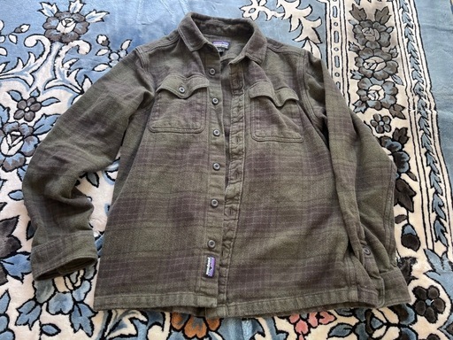 patagonia シャツ