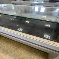 ガラスショーケースの画像