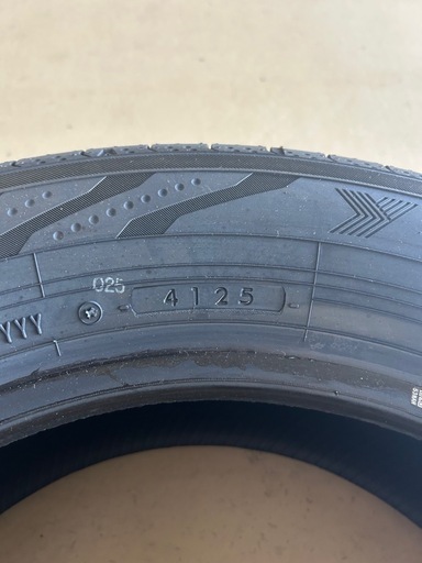 205/60R16 ヨコハマブルーアースRV03