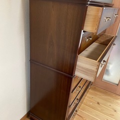 木製タンスの画像