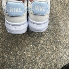 NIKE 厚底　スニーカー　２５センチ　小さめの画像