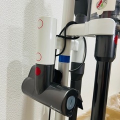 Dyson コードレス掃除機 本体使用可 ヘッド2本不具合ありの画像