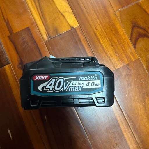 マキタ40V スライド丸鋸　LS009G