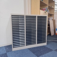 書類整理庫 コクヨ　オープントレータイプ B4縦型 3列18段の画像