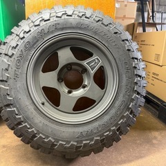 タイヤ　ホイル　　ランクルの画像