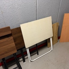 机と椅子の画像